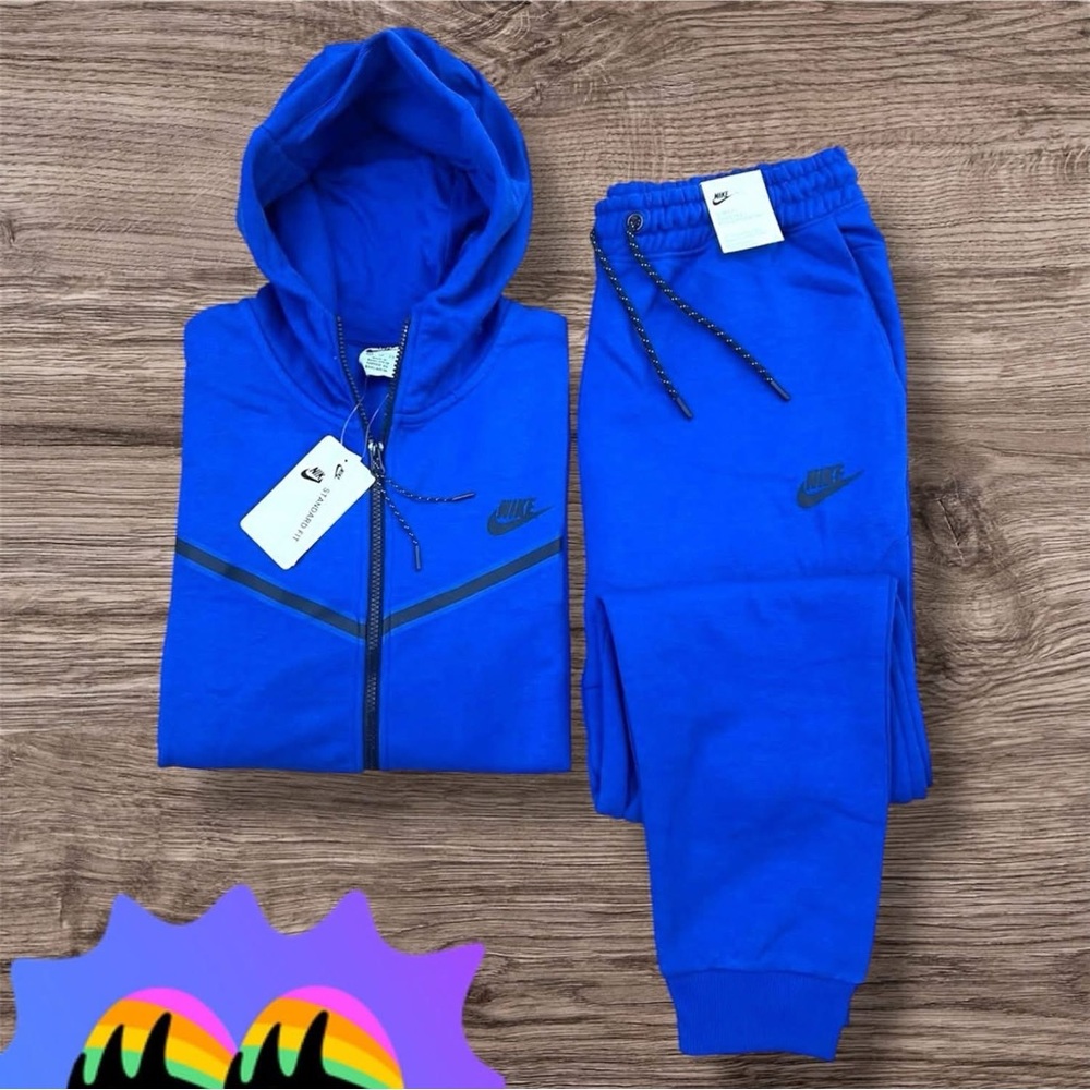 Nike Men's Blue Sweatpants & Hoodie Set
